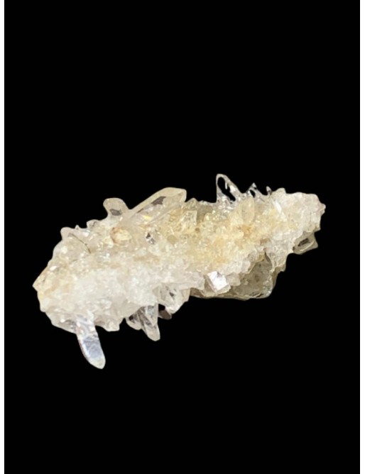 https://www.lechaudronauxmineraux.fr/1163-medium_default/cristal-de-roche-amas-27.jpg