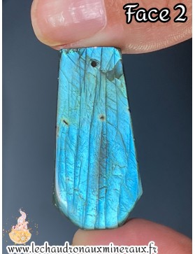 Labradorite cabochon percé C67